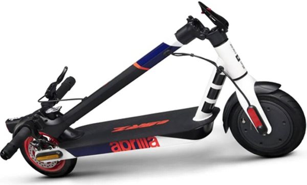 Aprilia eSRZ Safe Ride Scooter, Up to 20Km Range, Peak Power 500W Motor, Front E-Brake & Rear Disc Brake, Black - Image 3