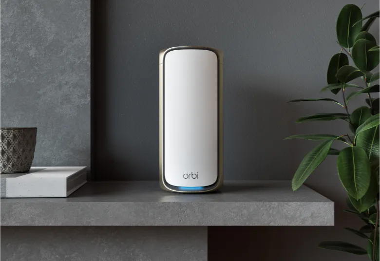 Netgear Orbi 970 Series Quad-Band WiFi 7 Mesh Add-on Satellite RBE970 – Works with Orbi RBE972S and RBE973S, Adds Coverage Up to 3,300 sq. ft., BE27000 Up to 27Gbps – White, RBE970-100EUS